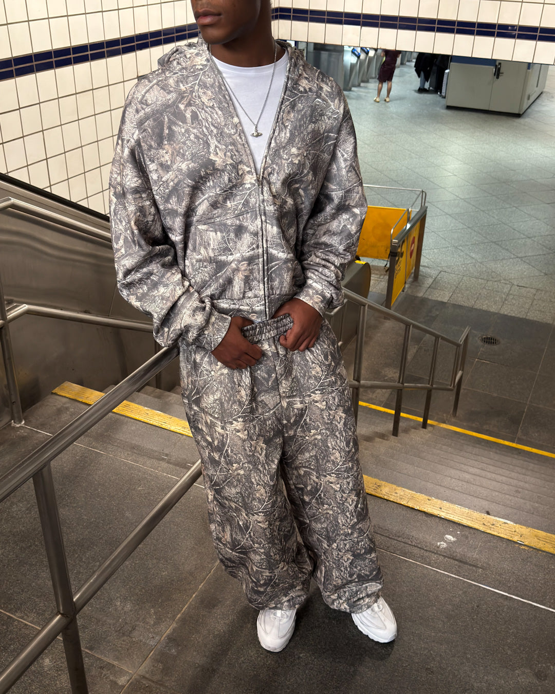 CAMO - OPEN LEG JOGGER